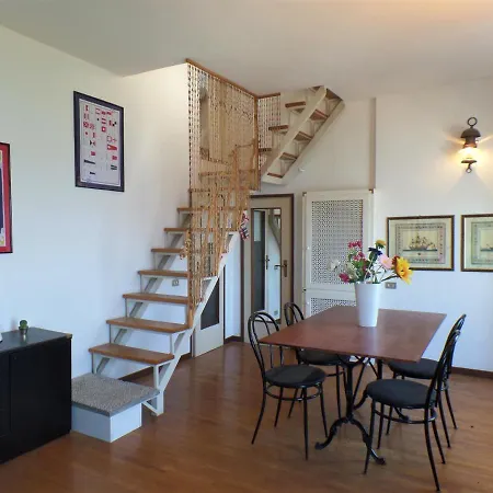 The Bay Апартаменты Стреза